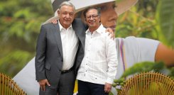 PETRO-Y-A-AMLo