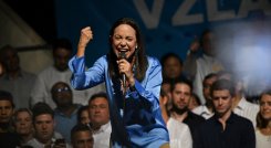 ¿Podrá la venezolana María Corina Machado enfrentar a Maduro en las urnas en 2024?
