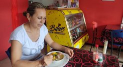 La subcategoría de restaurantes aumentó 9,8 p.p. el empleo. Foto Archivoh