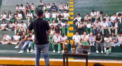 Hacienda del departamento sensibilizó a estudiantes de colegios sobre los riesgos del consumo de licor de contrabando/Foto cortesía