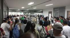 Trabajadores del hospital Meoz protestan por el atraso de sus sueldos./Foto Cortesía