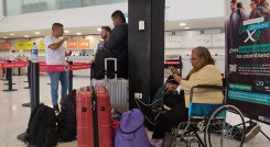Estas fueron las escenas del 28 de febrero, en el aeropuerto de Cúcuta, por la salida de Viva. Foto Leonardo Favio Oliveros/La Opinión