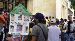 Durante la administración de Jairo Yáñez, las comunidades damnificadas tuvieron que plantarse frente al Palacio Municipal para ser escuchadas./Foto: Archivo / La Opinión 