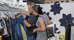 La venta de ropa se redujo en 40% el año pasado, según Fenalco./ Foto Archivo