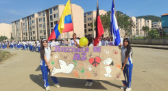 El acto protocolario se hizo bajo la celebración del sexto aniversario del megacolegio./Foto: Cortesía