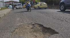 La avenida 1 entre calles 0 y Calle 3 del barrio Aeropuerto se encuentra en pésimo estado.
