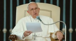 Papa Francisco padece bronquitis