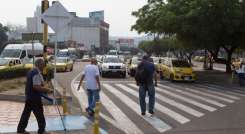 Adultos mayores se movilizaron con tranquilidad/Foto Juan Pablo Cohen/La Opinión