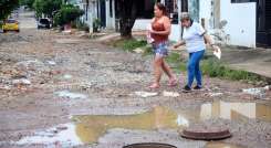 Cuando llueve, las calles del barrio Trigal del Norte se vuelven intransitables./ Foto: Carlos Ramirez.