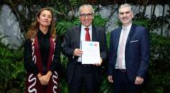 La alianza fue firmada de manera protocolaria por Marcela Aravena, directora de ProChile en Colombia; Jose Palma Tagle, presidente ejecutivo de la Cámara de Comercio e Industria Colombo Chilena y Danilo González Asensio, vicepresidente senior de Scotiabank Colpatria. / Foto: Cortesía