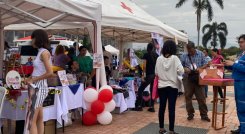 30 emprendimientos participaron en la feria. / Foto: Valentina Robles / La Opinión