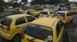 Taxistas se van a paro nacional.