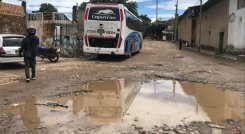El gran flujo de buses y camiones en la zona ha deteriorado las vías./ Foto: Cortesía.