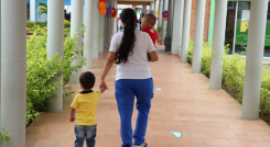 Madres comunitarias se encuentran a la espera del pago de sus sueldos.