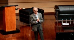 JPMorgan o Goldman Sachs ven la orientación fiscal en dirección correcta, pero no descartan un ajuste adicional del gasto.