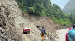 Con maquinaria amarilla han estado interviniendo el río Arboledas para nuevamente encauzarlo y ejecutar obras de mitigación, para evitar una nueva emergencia./ Fotos: Cortesía / La Opinión 