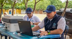 Más de 300 habitantes de esta comunidad pudieron realizar acuerdos de pago. 