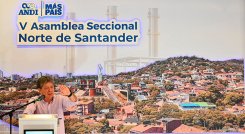 El presidente de la ANDI, Bruce Mac Master, le habló a los empresarios de la región durante la V Asamblea de la seccional del gremio./ Foto Cortesía Jorge Gutiérrez