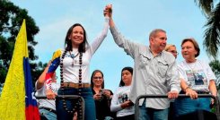 María Corina Machado propone un plan de transición democrática con garantías, salvoconductos e incentivos para Nicolás Maduro.