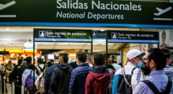 La ministra de Transporte, María Constanza García, admitió que las tarifas de los tiquetes aéreos subirán por la importación de 100.000 barriles de combustible para aviones.