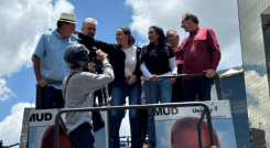 El camión fue retenido tras la movilización de este sábado. 