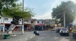 Este barrio pertenece a la Comuna 10. 