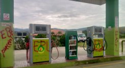 Grafitis del EPL en Abrego