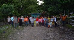 Grupo de campesinos propietarios de parcelas en la vereda Agualasal/Foto cortesía