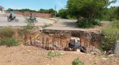 Canal de aguas en el inconcluso corazón de barrio de Estoraques/Foto Orlando Carvajal/La Opinión