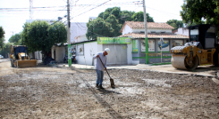 Así van los trabajos de recuperació de la malla vial en El Contento. 