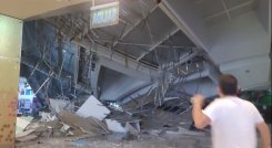 El centro comercial Real Plaza Trujillo sufrió el colapso del techo el pasado viernes en la noche.