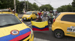 Taxistas estudian irse a paro.