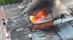 El cuerpo de bomberos atendió un incendio en el barrio San Miguel