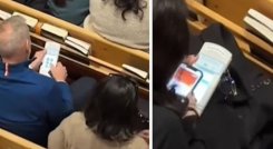 IGLESIA CON DATAFONO