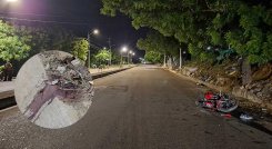 Horas después del accidente aún quedaban restos de la motocicleta y sangre en la vía. / Foto: Cortesía - La Opinión.