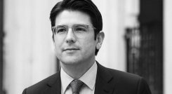 Miguel Uribe Blanco y negro