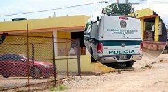 Uno de los sicarios también resultó herido, según vecinos. / Foto Carlos Ramírez- La Opinión y Cortesía