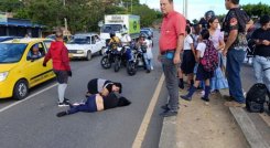 Mujer voló sobre el separador