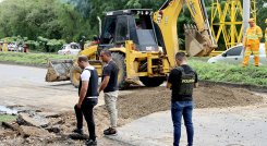 El pánico se apoderó de los alrededores de Jardín Plaza por la bomba detonada en el Anillo Vial Oriental./ Foto Carlos Ramírez-La Opinión