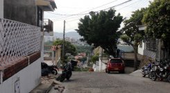 Santa Teresita en la comuna 4 tiene 2000 habitantes, de los cuales 800 son jovenes.