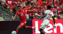 Suiza en un buen partido derrotó  a Canadá, coanfitriona del Mundial.