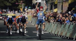 El ciclista danés Mads Pedersen (Lidl-Trek) ganó este martes la cuarta etapa del Tour de Francia.