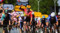 El ciclista noruego Soren Wærenskjold (Uno-X Mobility) logró su primera victoria en la carrera francesa.