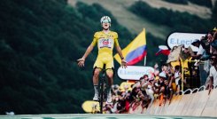 Tadej Pogacar volvió a destrozar el Tour el imponerse en la etapa 14. 