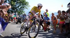 El esloveno Tadej Pogacar (UAE) alcanzó su cuarta victoria en el Tour.
