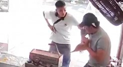 Retiró $27 millones del banco y terminó en manos de un delincuente armado