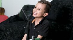 Lucas Francesco tiene 7 años.