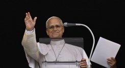 PAPA REAPARECE PARA ÁNGELUS EN EL VATICANO: "RETOMARÉ GRADUALMENTE MI ACTIVIDAD"