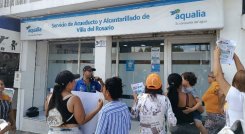 Protesta del barrio Turbay Ayala frente a Aqualia
