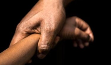Tendero abuso sexualmente de menor que pasaba por el negocio